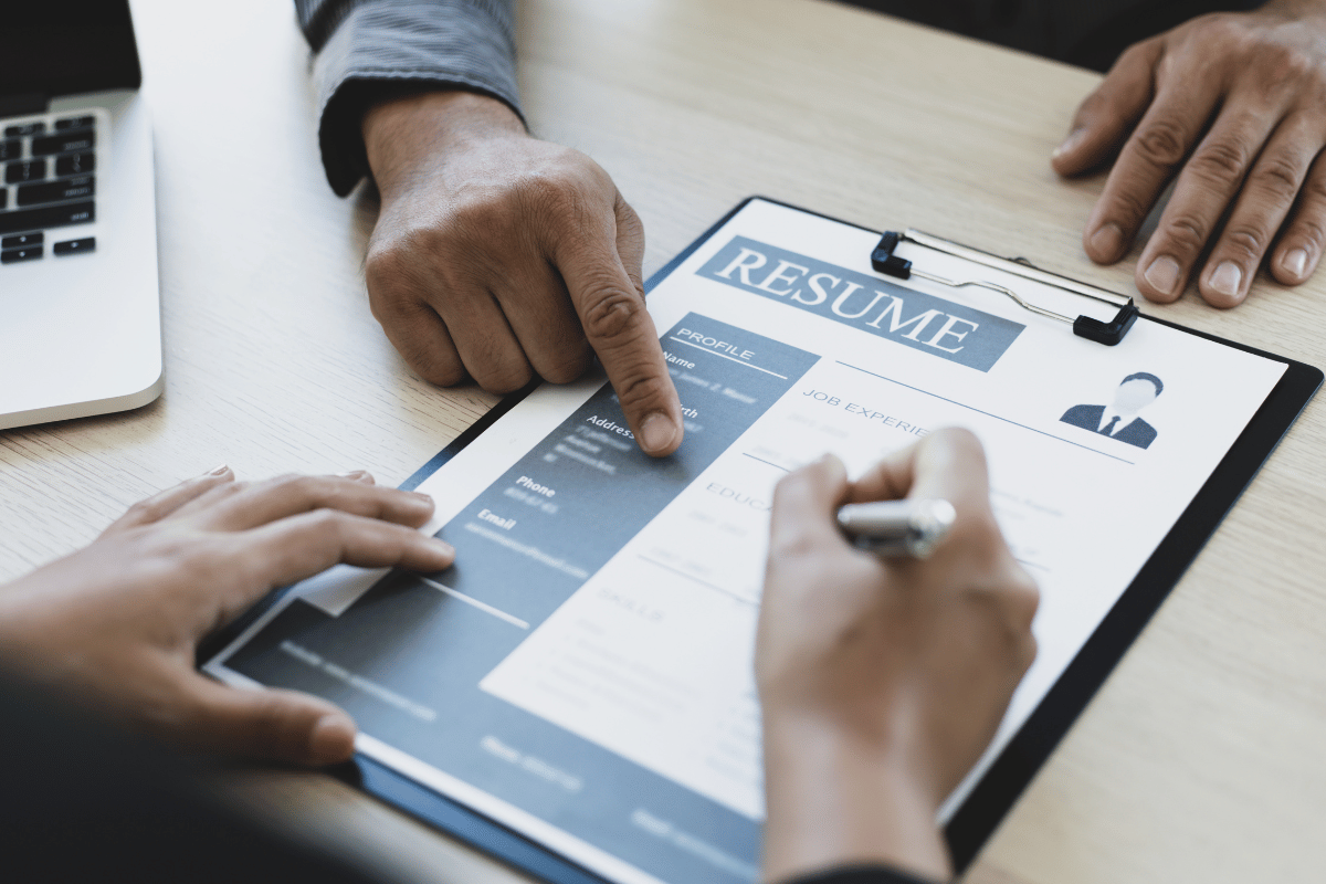 pest control jobs hiring , hands signing and resume portfolio